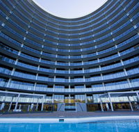 Accommodate Canberra - Manhattan on the Park - Australia Shopping