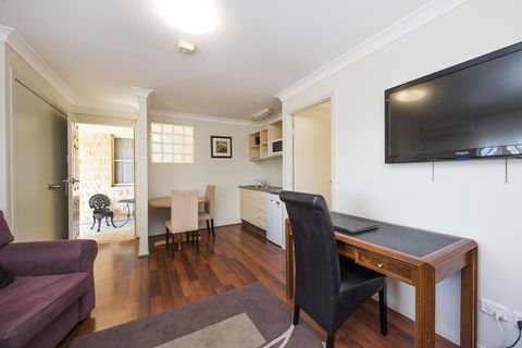 Soldiers Motel - Accommodation Australia 6