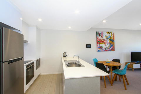 IQ Smart Apartments 704 Braddon ACT - Accommodation Australia 4