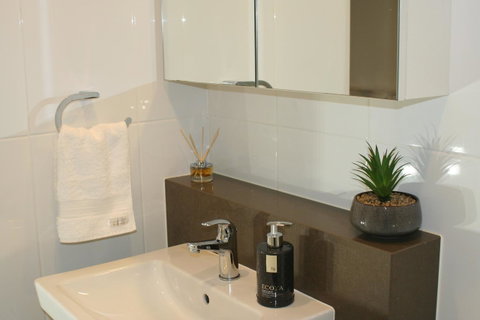 Modern Executive Apt@Barton*1BR*WiFi*Gym*Secure Parking*Canberra - Accommodation Australia 3