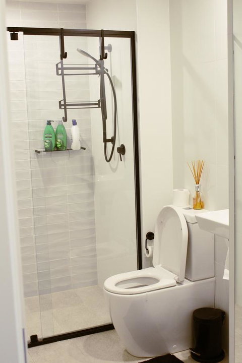 Stylish, Modern, Cute As A Button - Braddon CBD - Accommodation Australia 8
