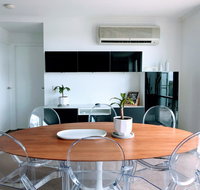 Staying Places - The Avenue - Accommodation Australia