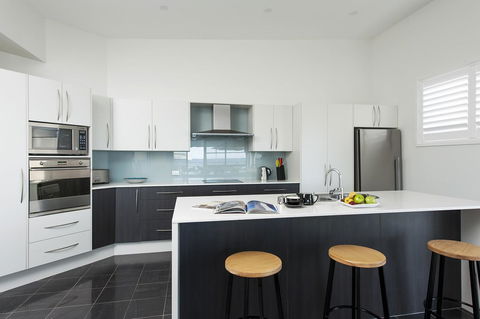 Mollymook Beachfront Penthouse 9 - Accommodation Australia 4