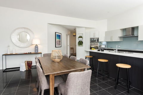 Mollymook Beachfront Penthouse 9 - Accommodation Australia 5
