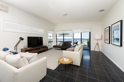 Mollymook Beachfront Penthouse 9 - Accommodation Australia 1