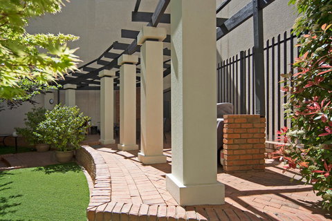 BreakFree Capital Tower Apartments - Australia Shopping 9