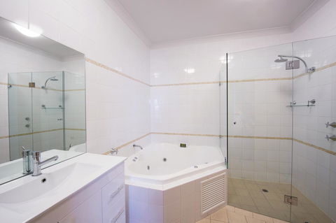McCracken Country Club - Accommodation Australia 30
