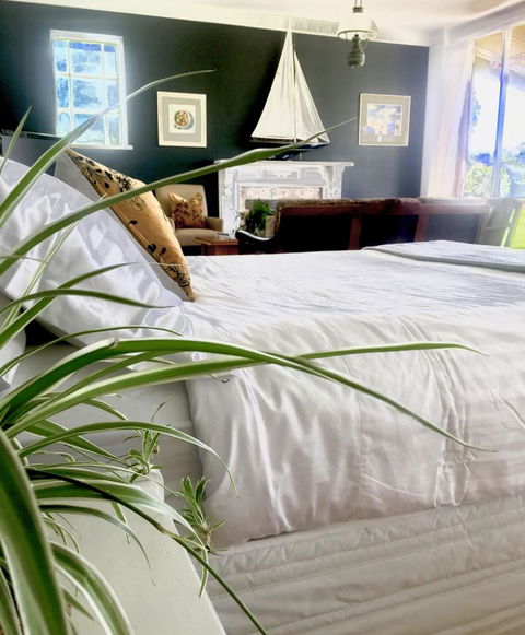 The Lake House Retreat - Local Tourism 6
