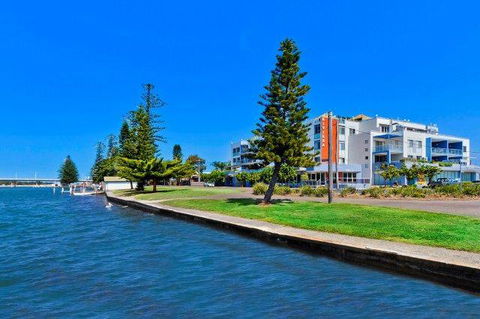 Lakeside Waterfront Apartment The Entrance - Australia Shopping 39