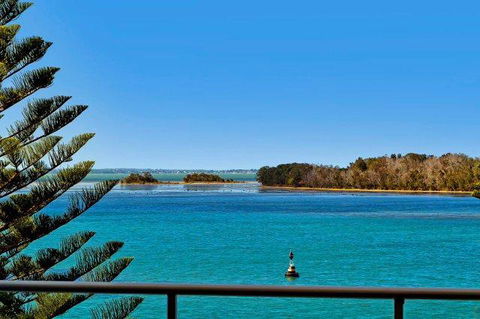 Lakeside Waterfront Apartment The Entrance - Australia Shopping 34