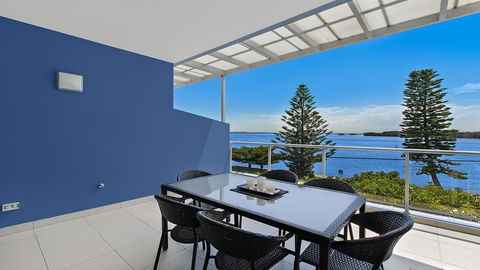 Lakeside Waterfront Apartment The Entrance - Australia Shopping 32