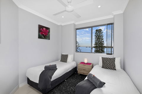 Lakeside Waterfront Apartment The Entrance - Australia Shopping 9