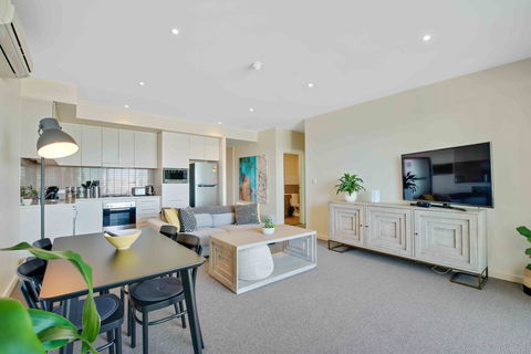 Port Adelaide Executive Waterfront Apartment - Accommodation Australia 17
