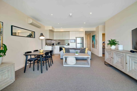 Port Adelaide Executive Waterfront Apartment - Accommodation Australia 16