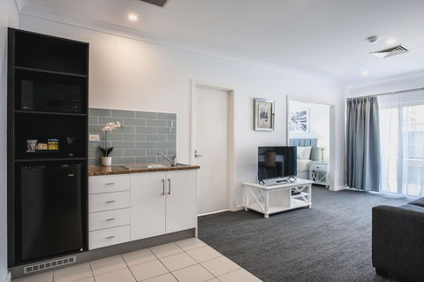 Marina Hotel - Accommodation Australia 12
