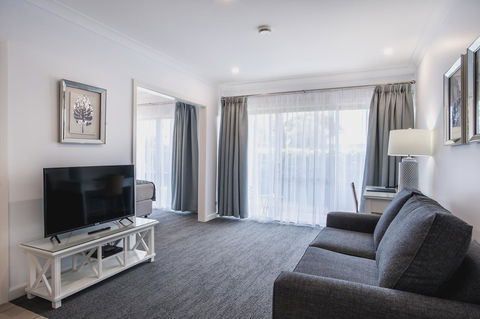 Marina Hotel - Accommodation Australia 24