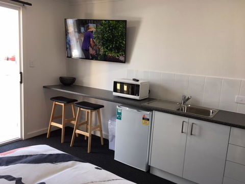 Port Lincoln Shark Apartment 1 - Accommodation Australia 11