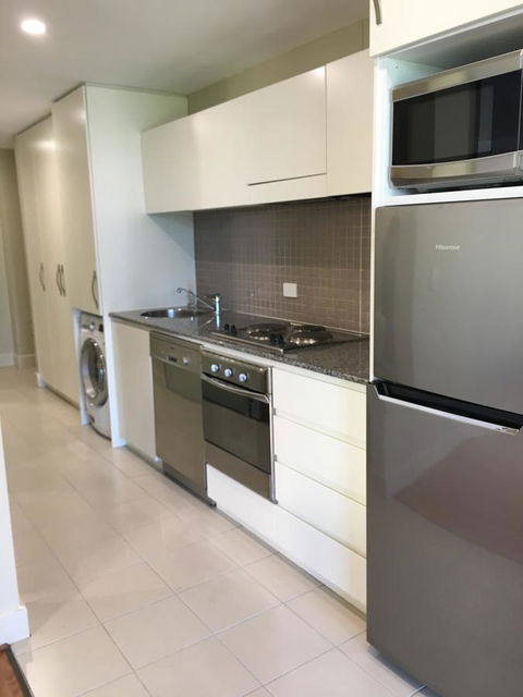Beachside Luxury Apartments One & Two Bedroom In Beachfront Oaks Pier Building - Bed n Breakfasts 21