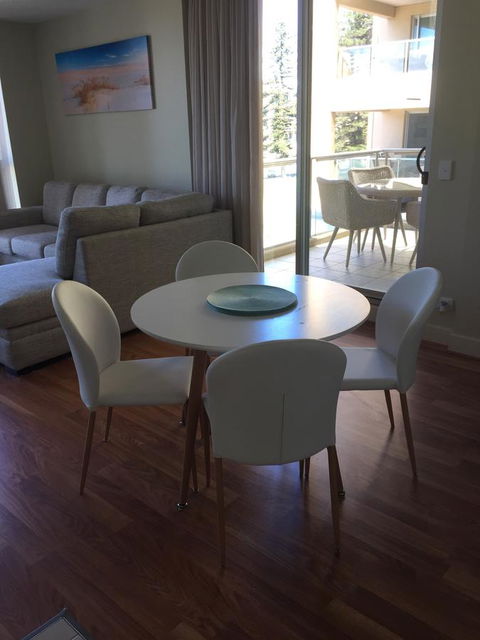 Beachside Luxury Apartments One & Two Bedroom In Beachfront Oaks Pier Building - Bed n Breakfasts 18