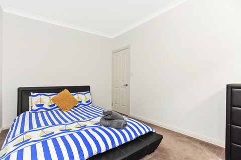 'The Hidden Diamond' - Normanville - Accommodation Australia 24