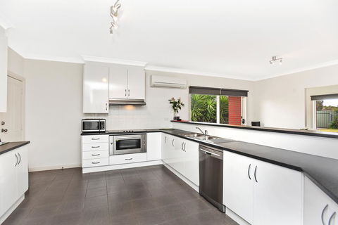 'The Hidden Diamond' - Normanville - Accommodation Australia 15