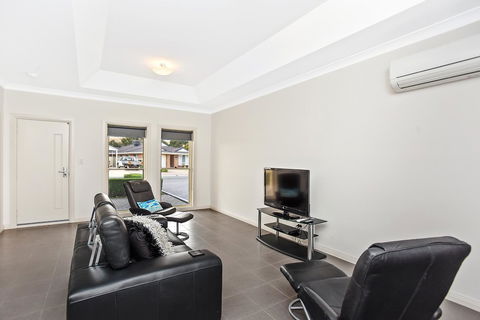 'The Hidden Diamond' - Normanville - Accommodation Australia 13