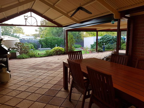 Frog Song At Willunga - Accommodation Australia 13