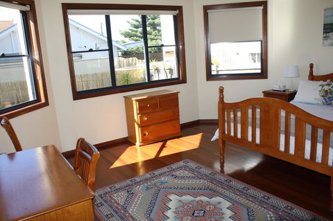 Serenity On Narrabeen Beach - 1Bdr Beachside Retreat - Accommodation Australia 3