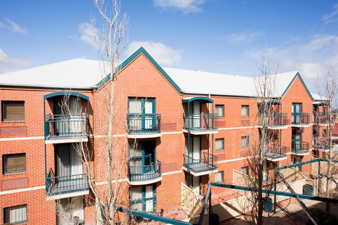 BreakFree Adelaide - Local Tourism 11