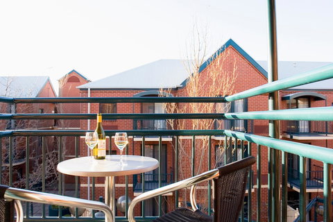 BreakFree Adelaide - Local Tourism 8