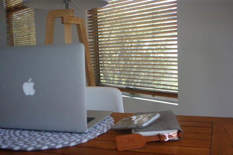 S T U D I O 22 Peaceful Retreat With Garden Views - Local Tourism 14