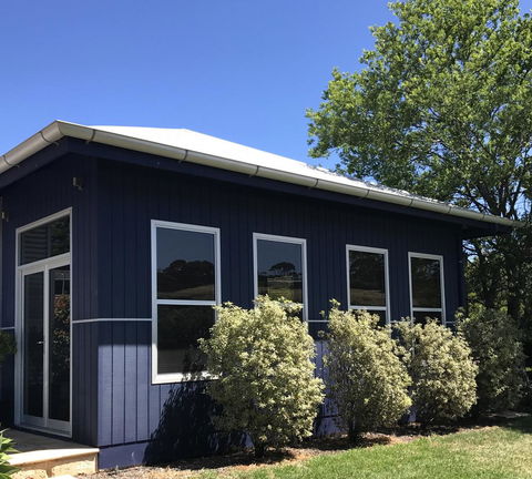 S T U D I O 22 Peaceful Retreat With Garden Views - Local Tourism 15