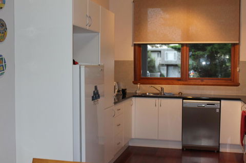 \'Point Break\' Your Waterfront Break At The Point - Accommodation Australia 8