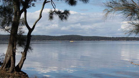 \'Point Break\' Your Waterfront Break At The Point - Accommodation Australia 0