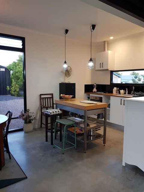 Sinclair Eco House - Accommodation Australia 9