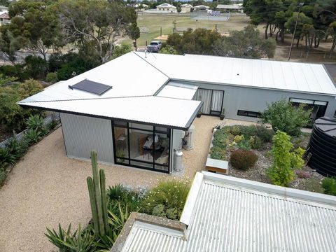 Sinclair Eco House - Accommodation Australia 6