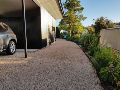Sinclair Eco House - Accommodation Australia 24