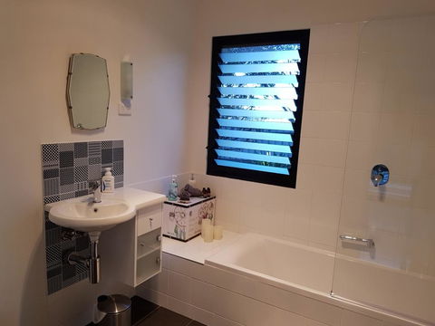 Sinclair Eco House - Accommodation Australia 25