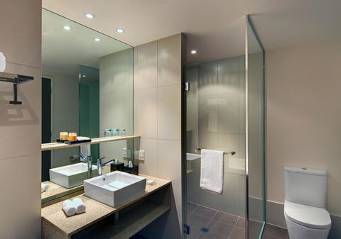 Pullman Adelaide - Bed n Breakfasts 35