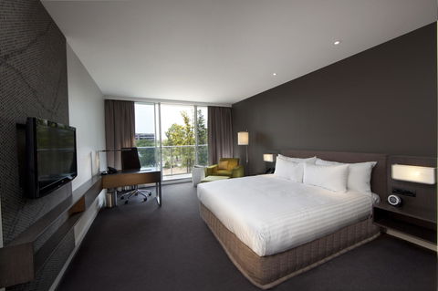 Pullman Adelaide - Bed n Breakfasts 23