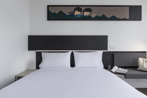 Ibis Adelaide - Bed n Breakfasts 3