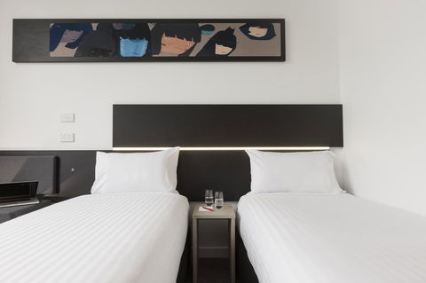 Ibis Adelaide - Bed n Breakfasts 5