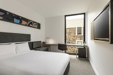 Ibis Adelaide - Bed n Breakfasts 9