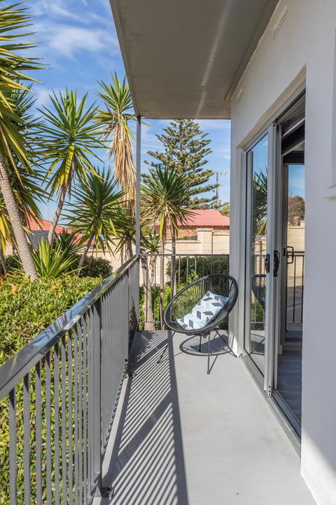 Bay 10 - Suites And Apartments - Accommodation Australia 4