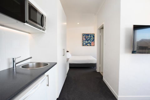 Bay 10 - Suites And Apartments - Accommodation Australia 1