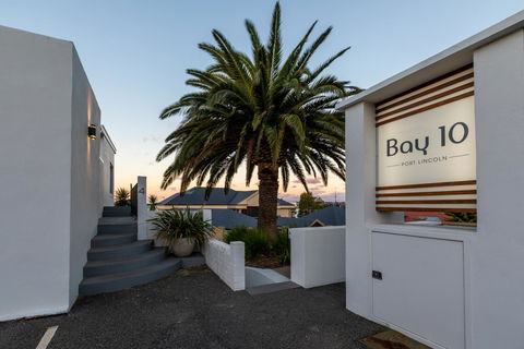Bay 10 - Suites And Apartments - Accommodation Australia 21