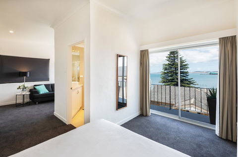 Bay 10 - Suites And Apartments - Accommodation Australia 7