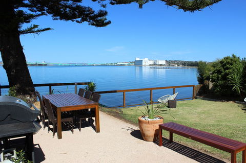 Bay 10 - Suites And Apartments - Accommodation Australia 17