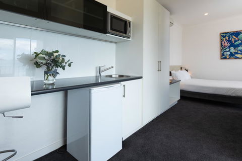 Bay 10 - Suites And Apartments - Accommodation Australia 18
