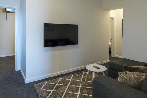 Bay 10 - Suites And Apartments - Accommodation Australia 9
